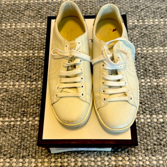 Gucci - Picture 1 of 5